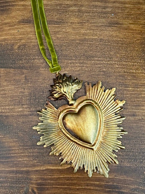 Sacred Heart Ornament (Medium)